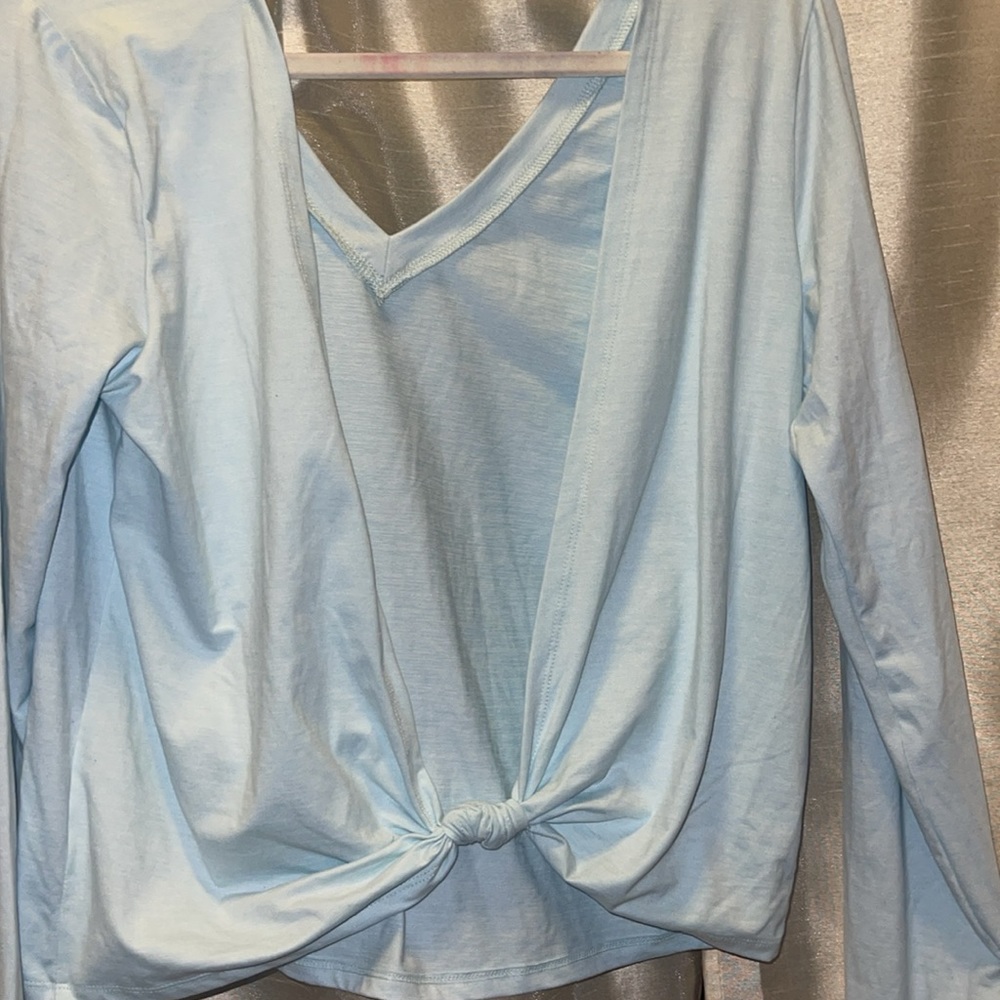Tops - Picture 5 of 7